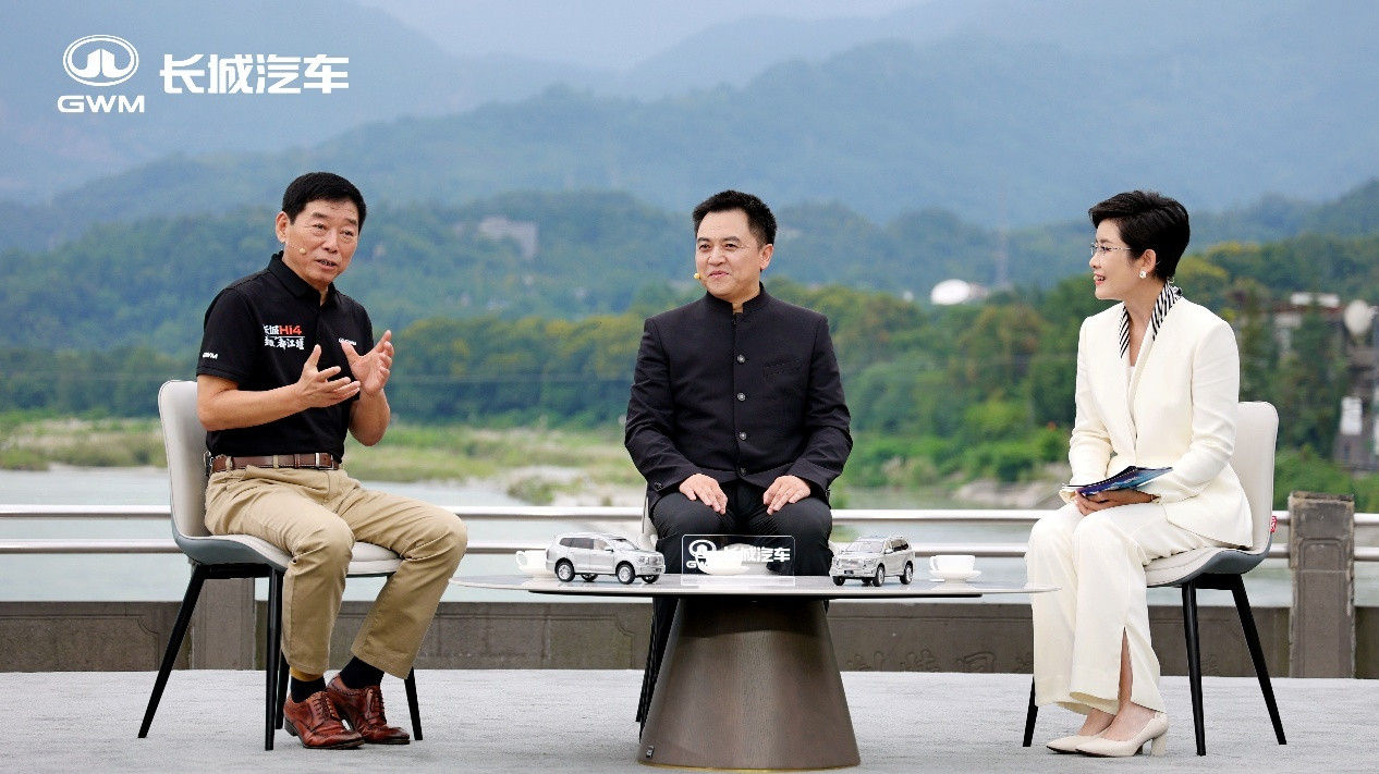 全新坦克500昨晚在都江堰发布，价格33.5万起，比预售价直降2万多，打“全场景