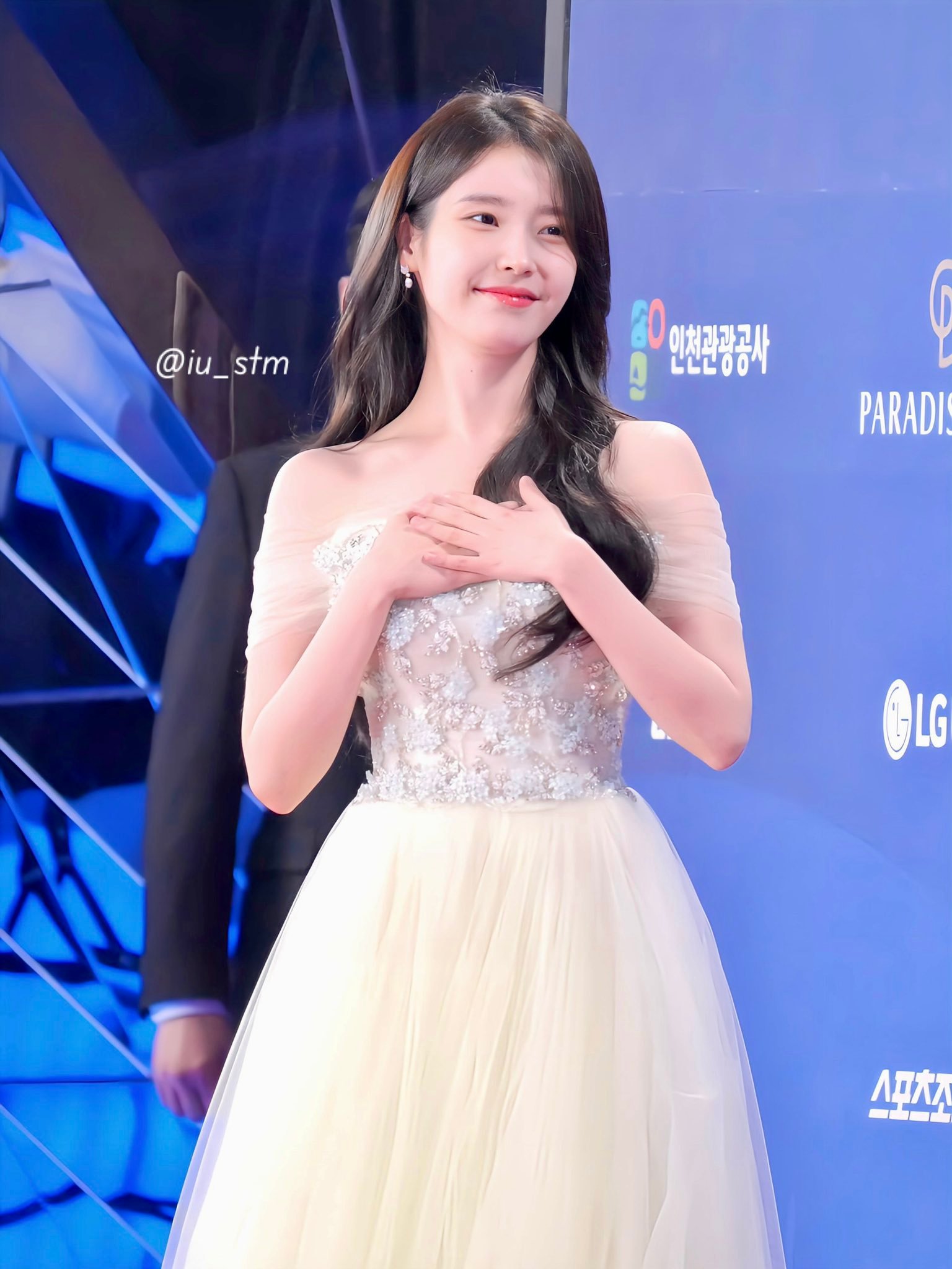 IU🐥IU青龙视后250718IU青龙电视剧大赏高清饭拍cr.