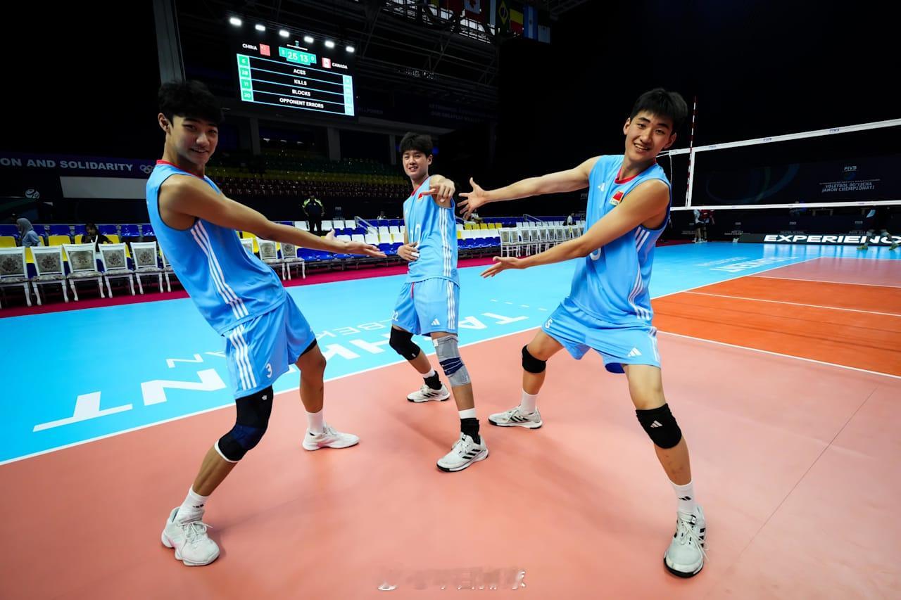 【2025U19男排世锦赛小组赛：中国队3-0加拿大队】北京时间29日晚上，乌