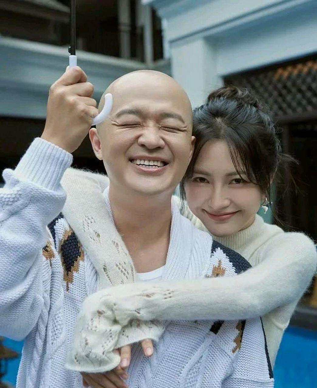 我个人认为，就算包贝尔出轨了，包文婧也不可能离婚！因为她18岁就跟包贝尔在一起了