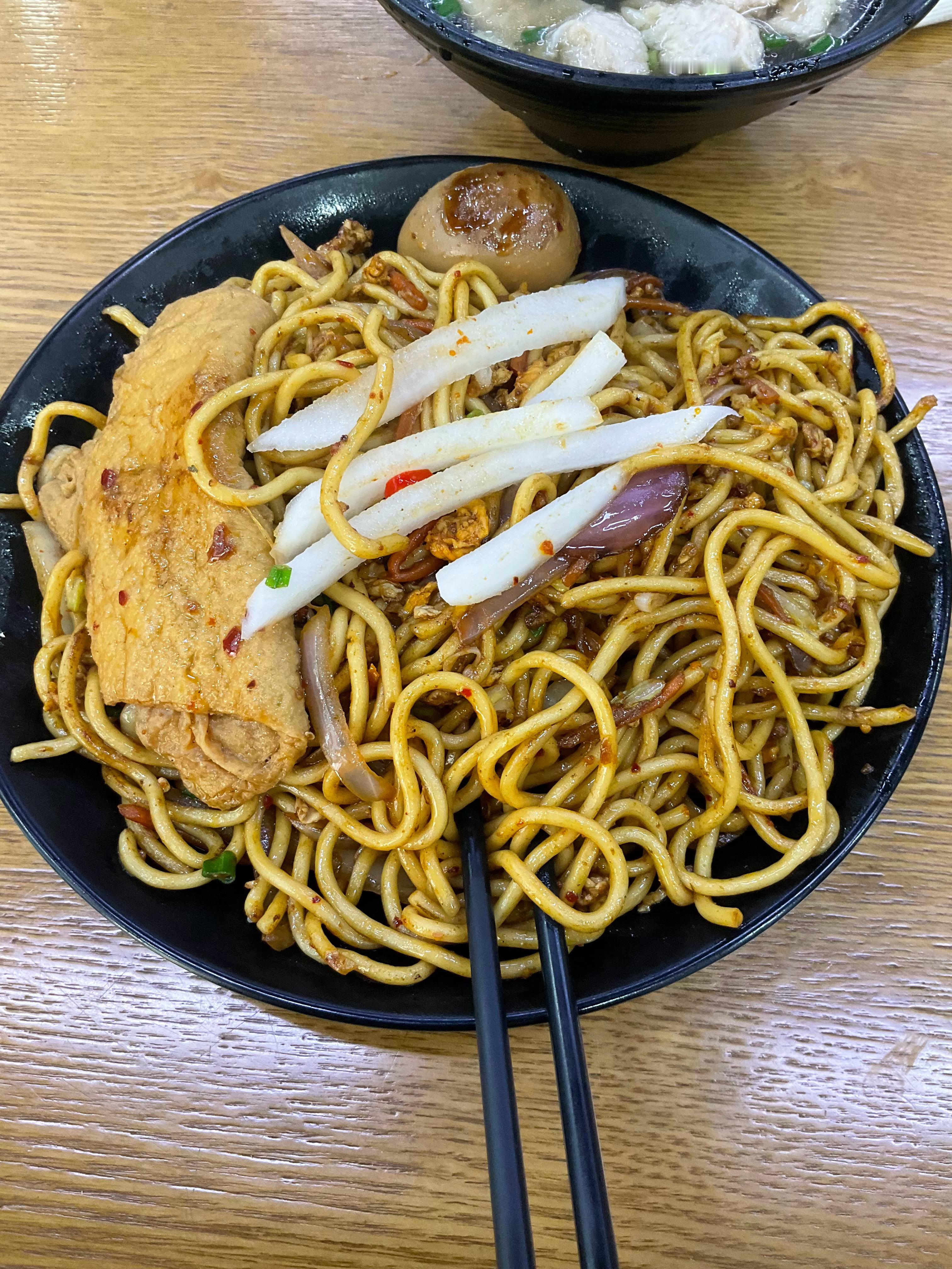 饿了：炒面+馄饨+豆干卤蛋