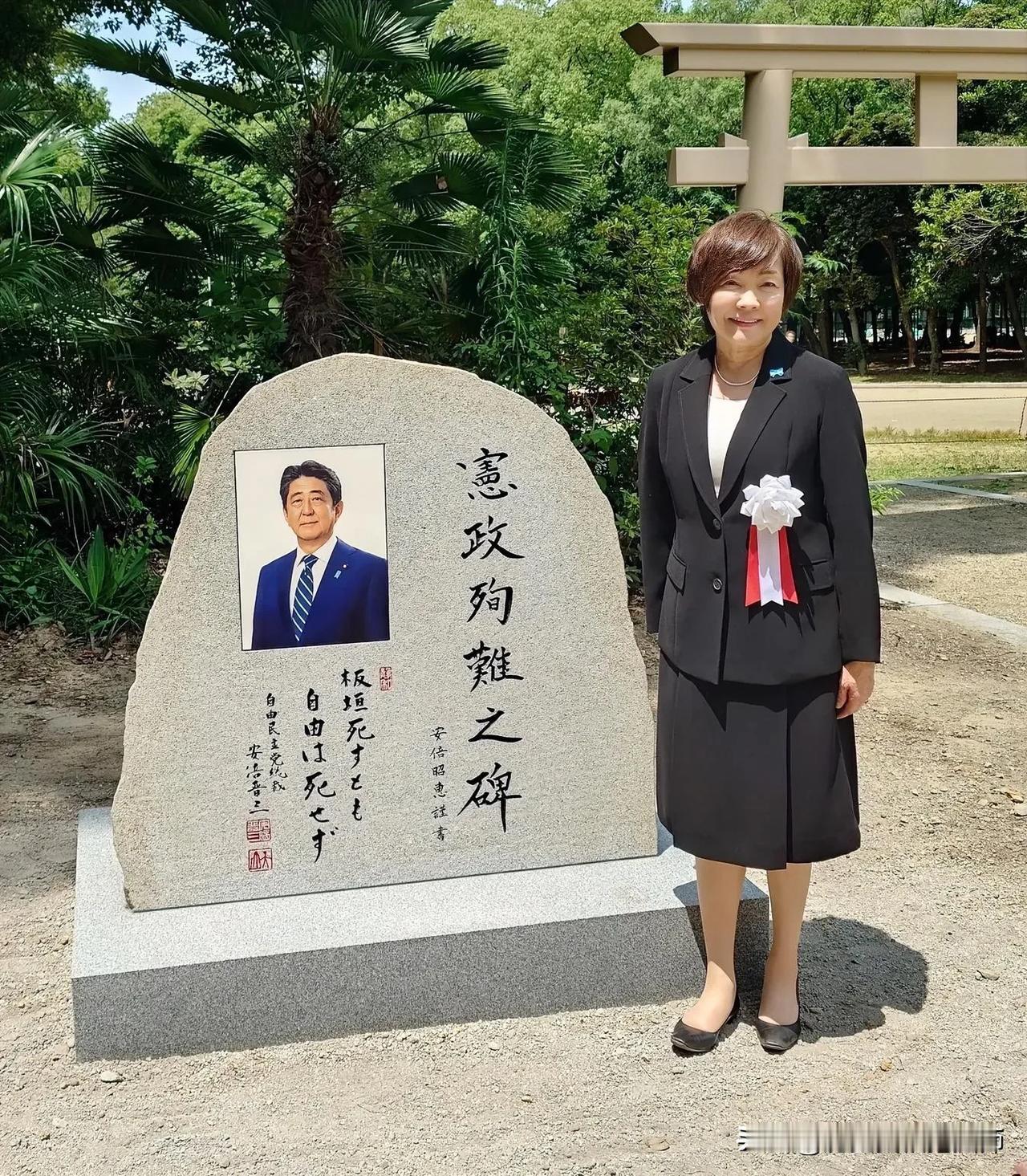 她为什么每次去都感觉很高兴呢？！
