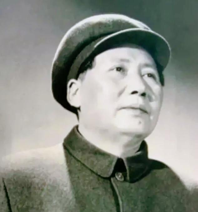 1958年炮击金门期间，有两枚炮弹不慎炸死了美军顾问。消息传开后，美军舰队迅速