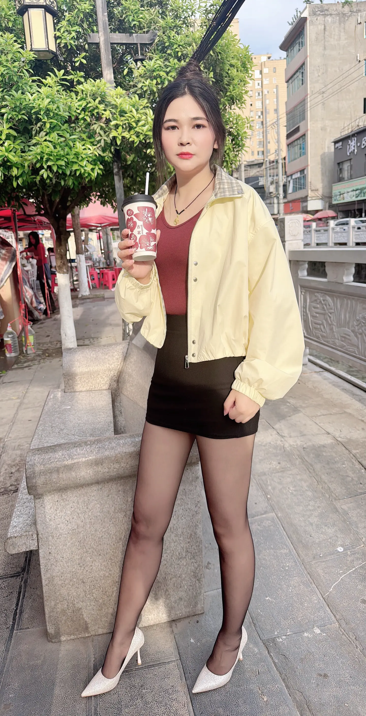奶茶一杯快乐加倍