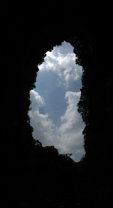 台湾陆军现状●部队番号：拥有3个军团，4个防卫指挥部和1个航空特战指挥部，包括