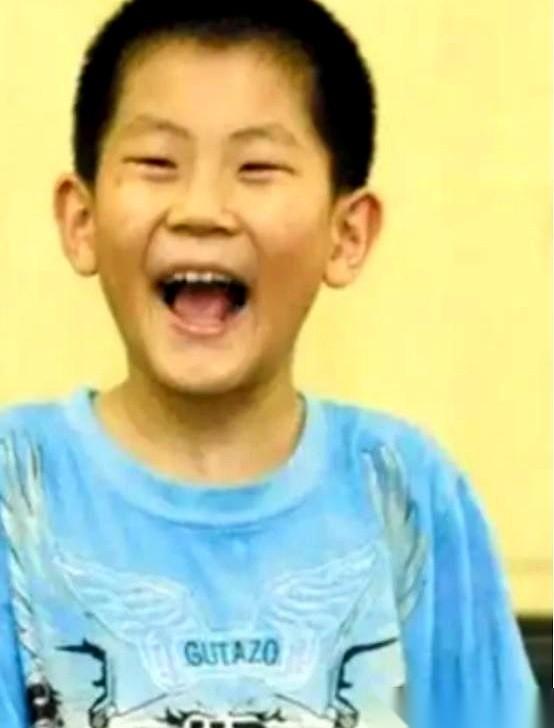 山东有个叫苏刘溢的小孩，10岁那年，一脚踹开了高考的大门。分数砸出来：566。