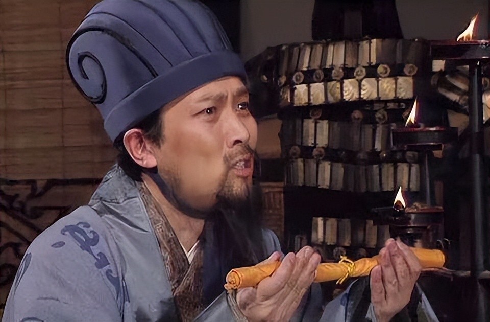 诸葛亮首次北伐时，便损失11位大将，光看名单就知道他输得有多惨蜀汉建兴五年（公