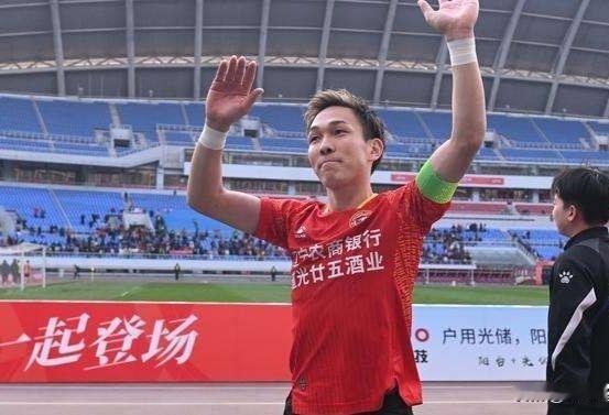 原国脚陈星透露邦本宜裕重回辽宁铁人！1月13日下午原国脚、原辽宁队球员陈星在自