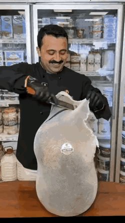 这是一个什么东西？是树上结的东西吗？感觉这东西的分量可不轻，如果是树上结的，这是