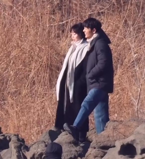 肖战姜妍新剧拥抱路透肖战、姜妍新剧《小城良方》这一段拥抱路透，我一点也不酸，所以