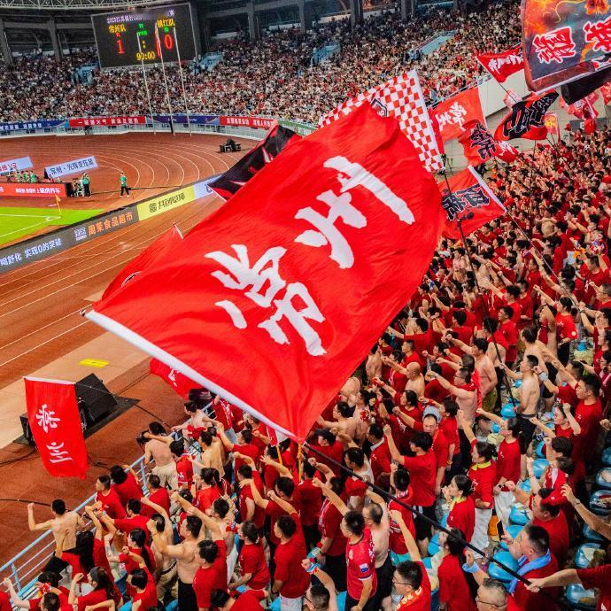 苏超赞助卤菜店与巨头同场，揭幕战常州3-0大胜南通[呲牙笑]2026苏超新赛季火