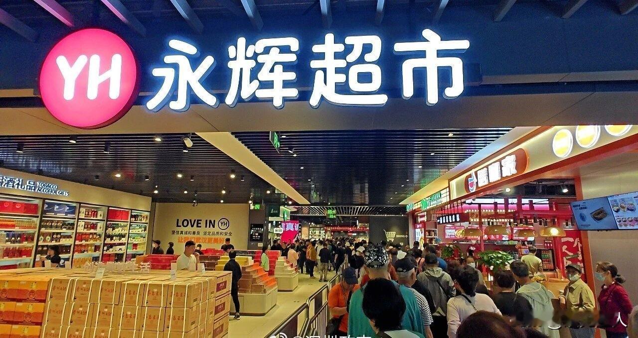 董宇辉到底凭啥这么牛？对比一组扎心数据：2025年与辉同行不到240人，销