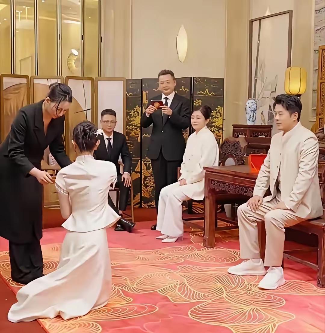 解放这么些年了，还有人搞旧社会那一套谁能想到现在网红也开始收徒了以后是不是也