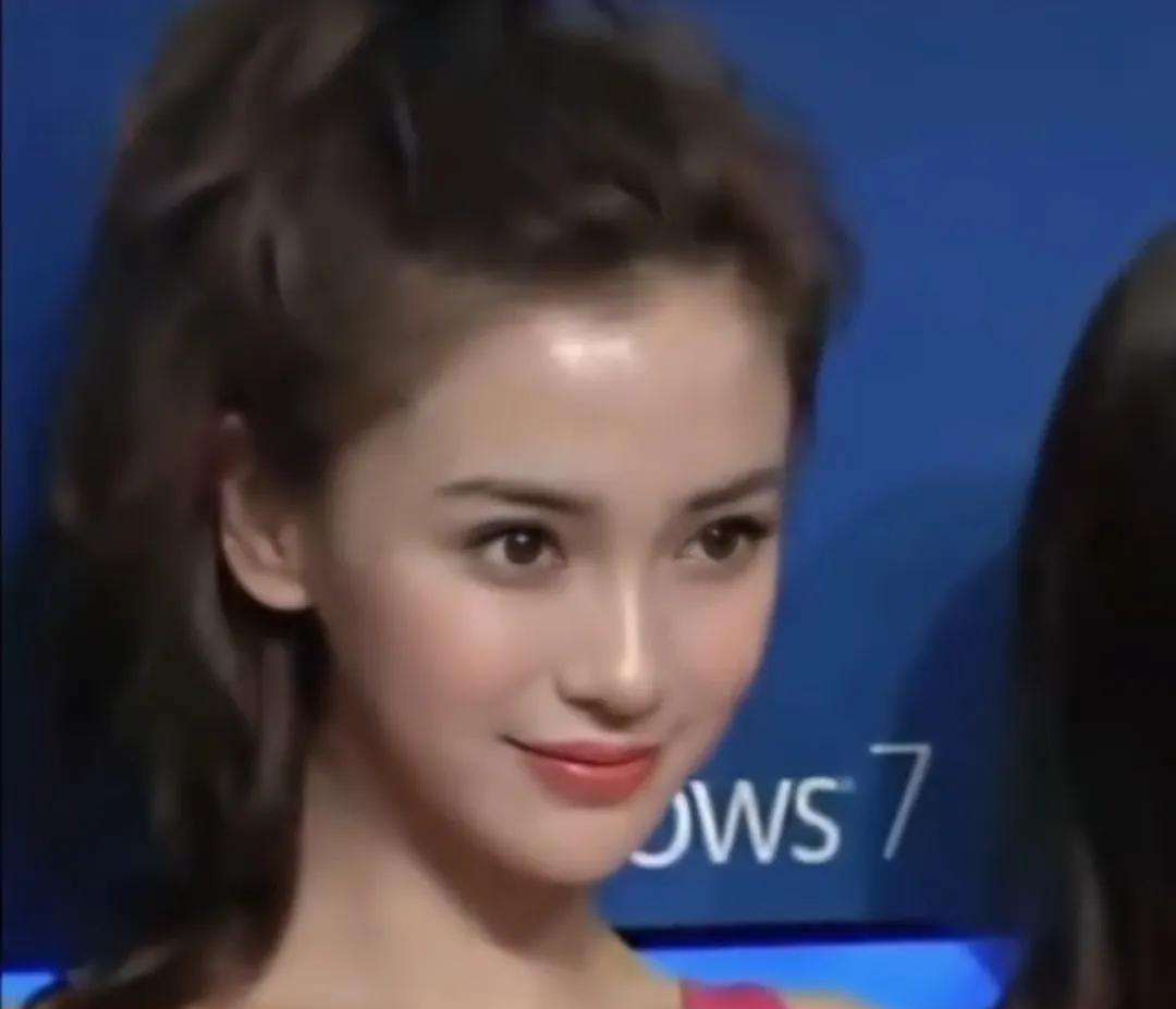 第一次被她的美貌暴击是在<em>狄仁杰通天</em>帝国中，我的妈呀，一个女的看的目瞪口呆，怎么有