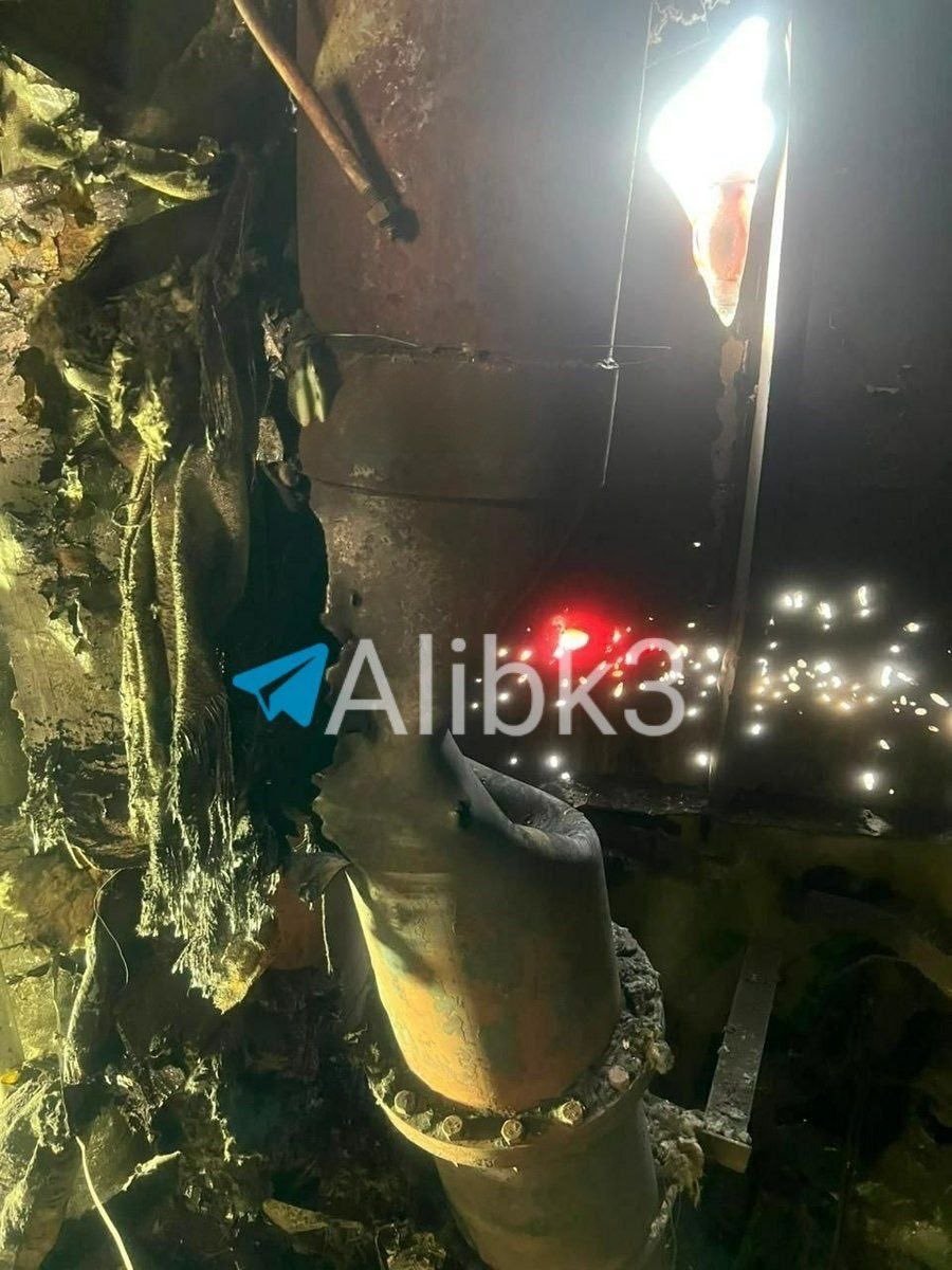 一艘印度油轮在印度洋上遭到美军攻击，因为其船员未能回应美国的无线电呼叫。美伊冲突