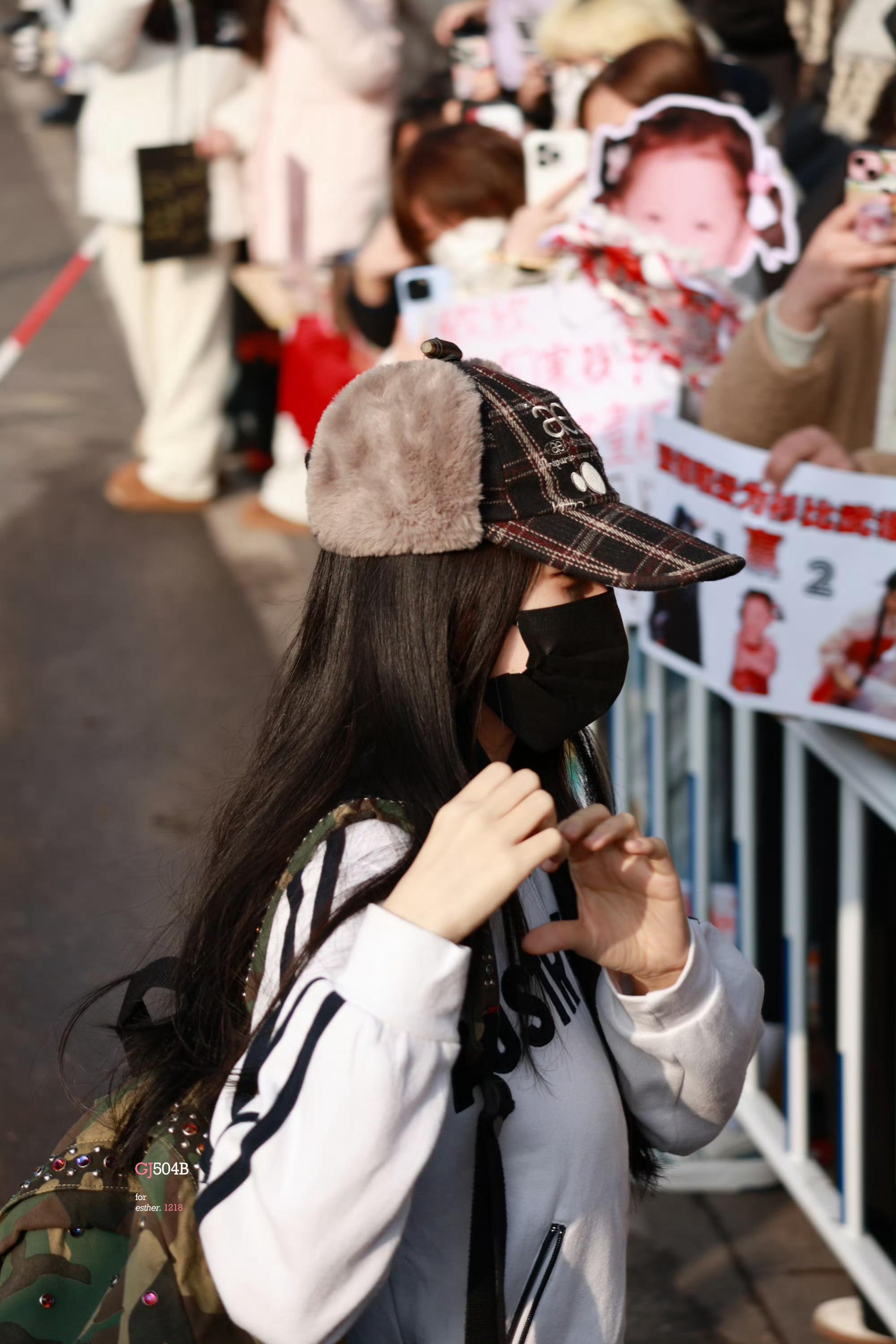 虞书欣美式女高风穿搭虞书欣背书包乖乖女虞书欣背书包乖乖女来啦，美式女高风穿搭