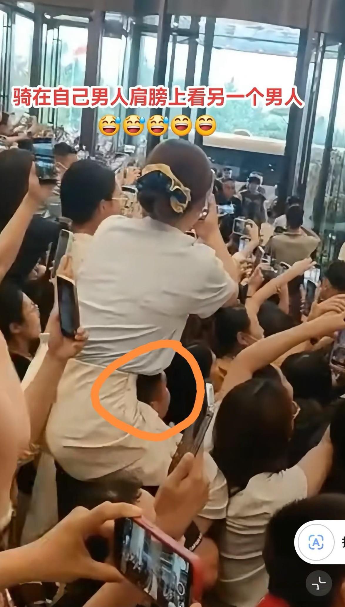 每个爱王楚钦的女人身下，都有位了不起的男人！[捂脸哭]因为这个男人知道，他是她这
