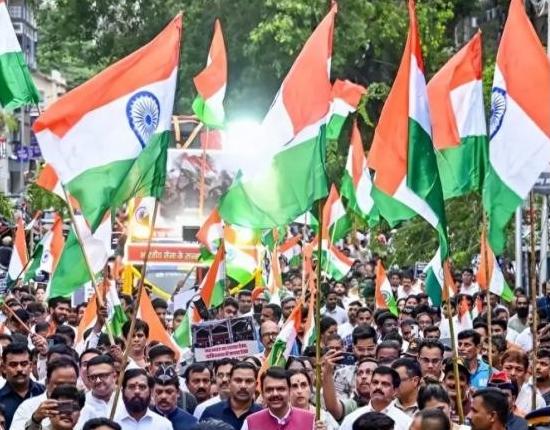 印度用人民币买俄罗斯石油，这笔钱是从哪来的？其实，印度不光有钱买俄罗斯石油，还能