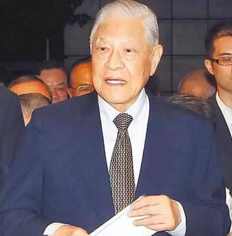 有人说李登辉亲日这么明显，为啥还能得到蒋经国的信任？说真的，大家别被宣传误导了，