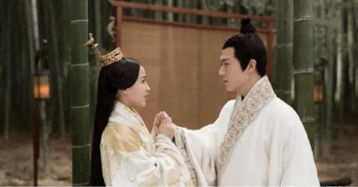 东晋时期，书法家王献之偶遇桃叶姑娘，并把她带回家中。虽然家里已有公主为妻，仍然纳