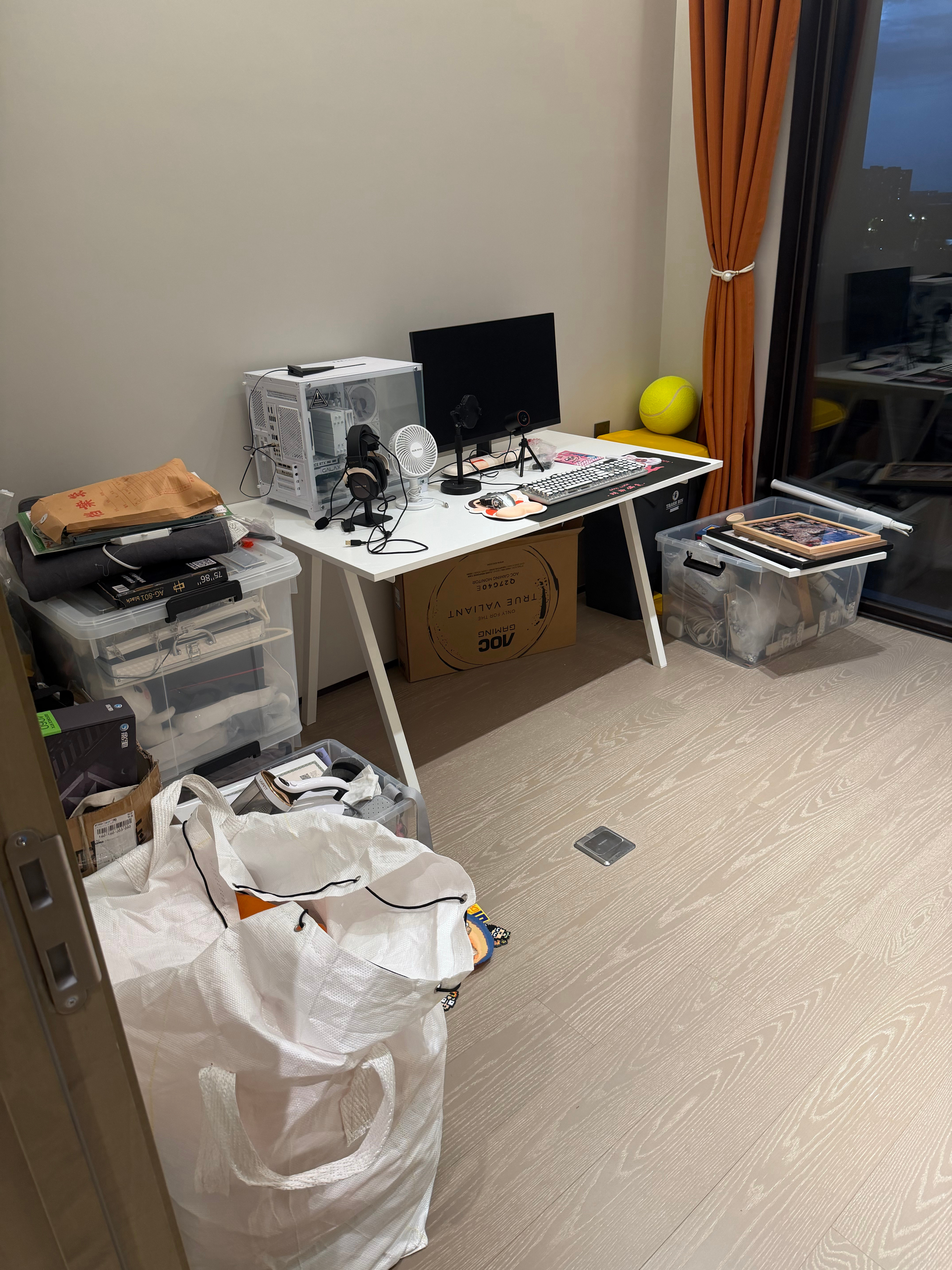 长100高120嗯我想刚好买个柜子把画摆上去
