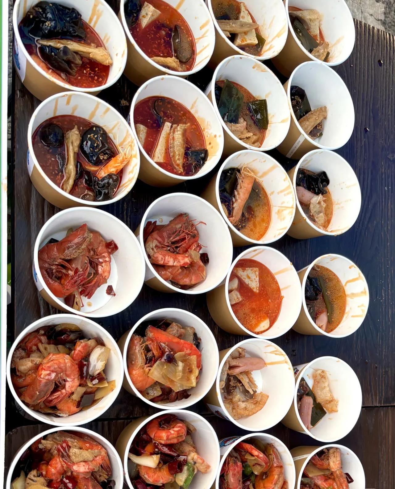 哈哈哈哈哈哈！说出来你都不敢信现在的马拉松跑步，已经进化成马拉松“流水席”了