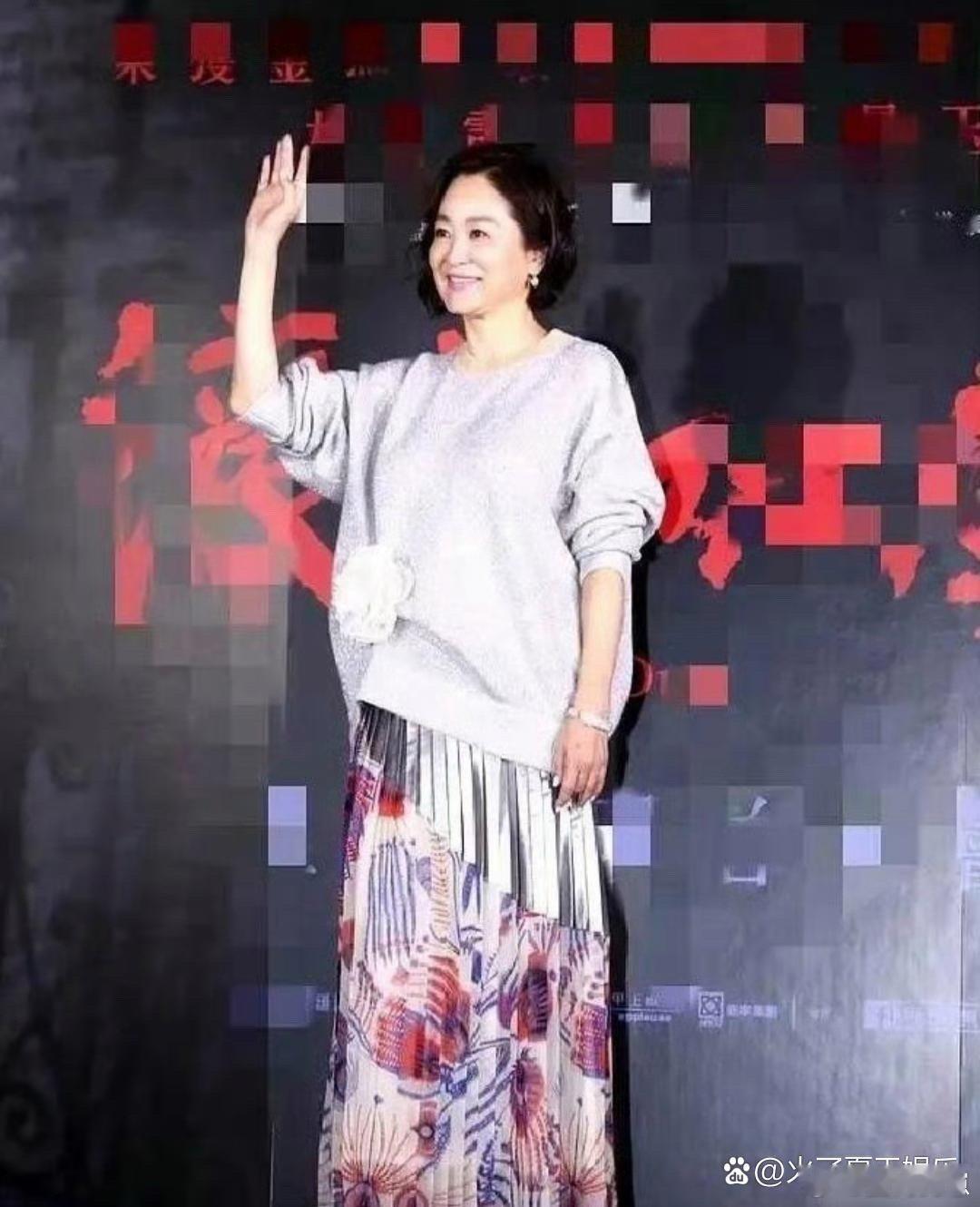 70岁林青霞每次露面都上热搜，这哪是单纯的“冻龄”，岁月不败美人，这状态真的太绝