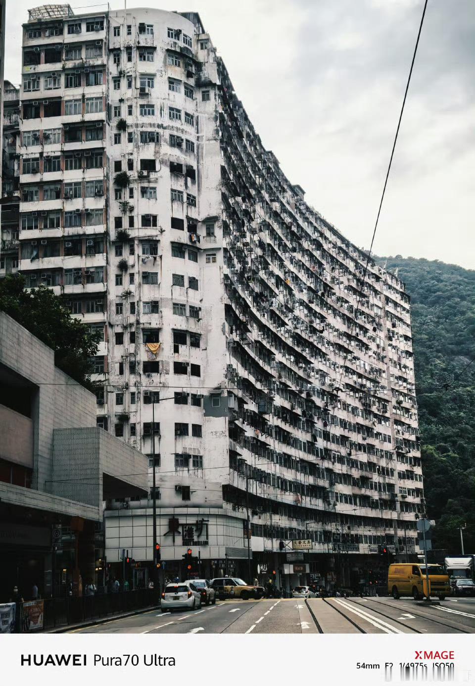 香港全款400万15平的小家香港的房子真的是又小又贵，内地花400万，都能新一线