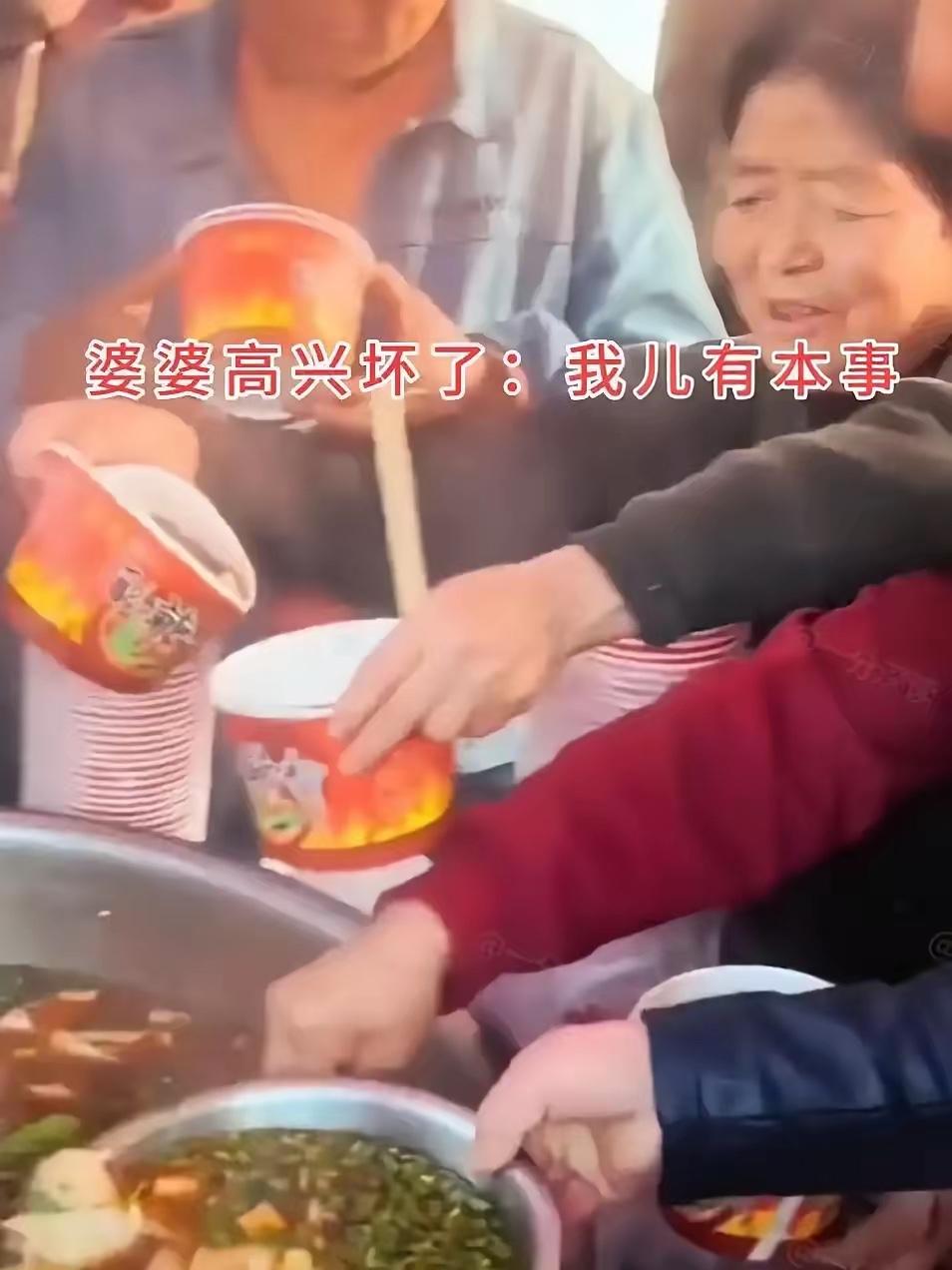 脸都不要了！河南，一家酒店的婚礼视频传出来，新娘肚子明显已经六个月，礼服系得紧，