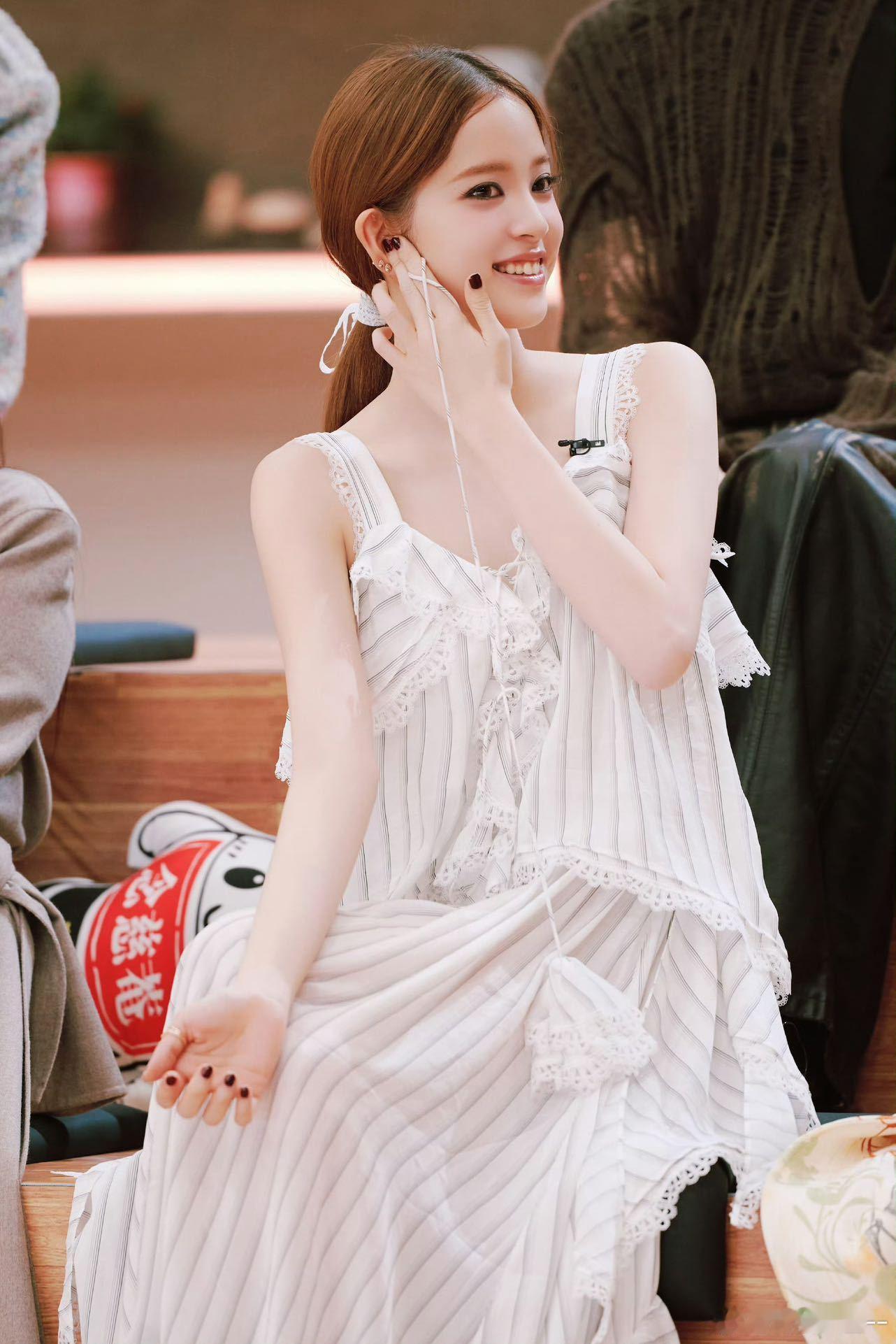 欧阳娜娜这里不让健身音乐缘计划当娜娜眼罩一戴，瞬间进入“战斗模式”！看她在健身房