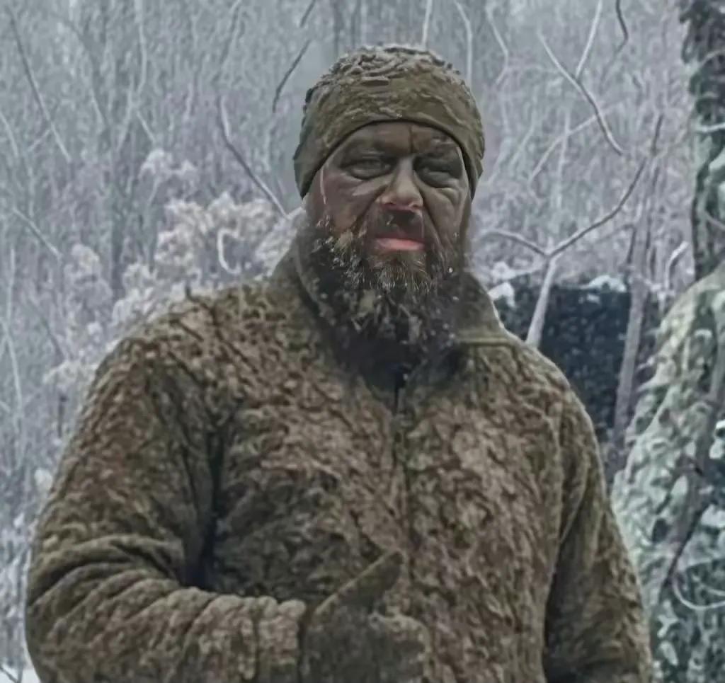 俄军又一名小强出现。一名呼号“库尔加”的俄军士兵在乌克兰哈尔科夫州“灰色区域”作