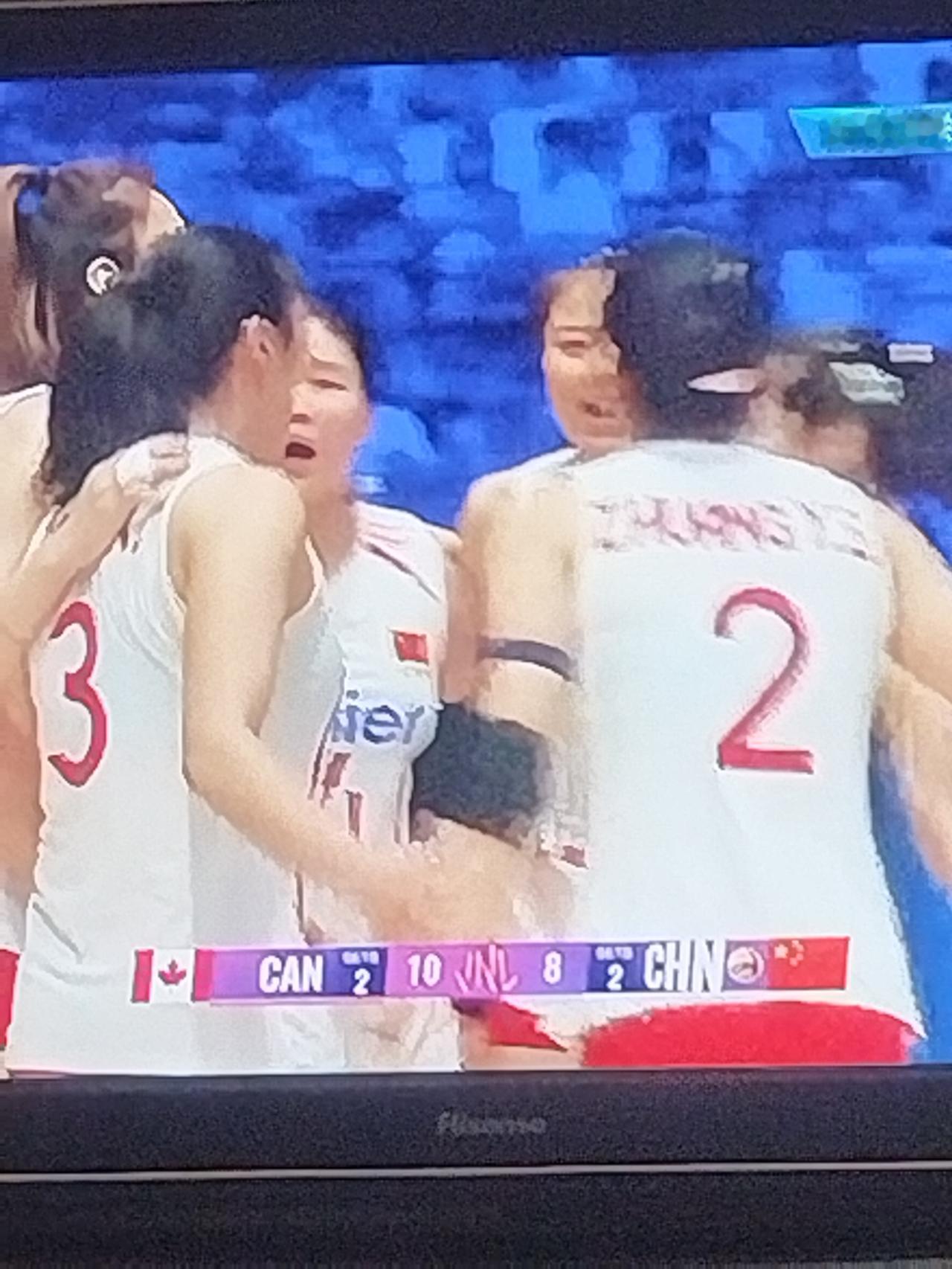 世界女排联赛香港站，中国女排2:3不敌加拿大。主教练赵勇的暂停根本不起作用，只听