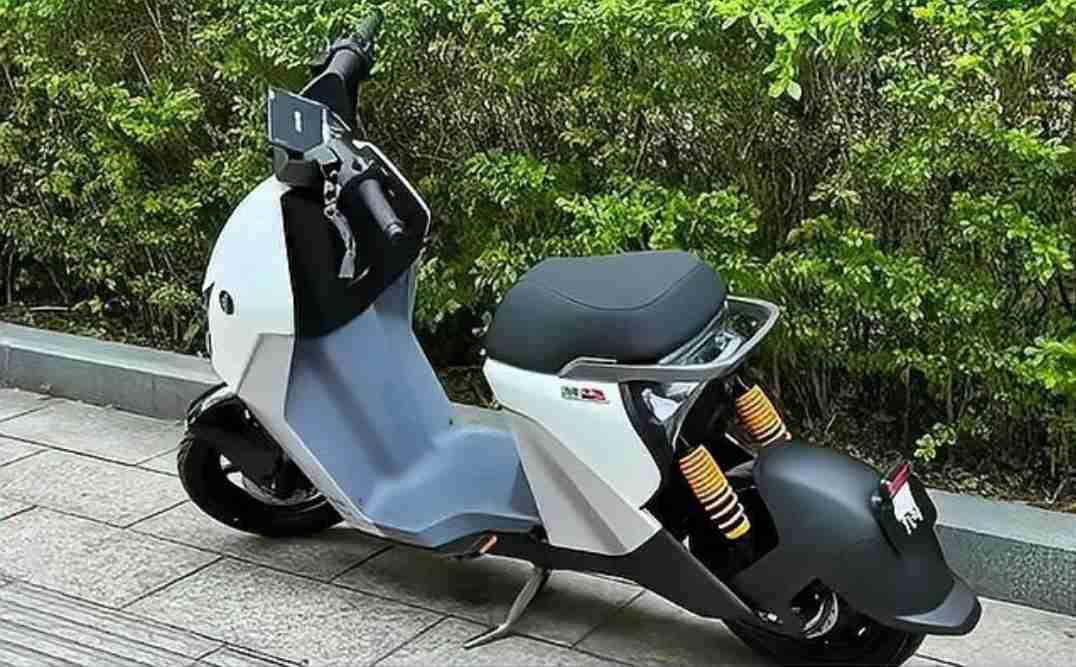 带定位晒今日生活今天状态轻松愉快，天气也是格外给力，大晴天简直不要太舒服！开