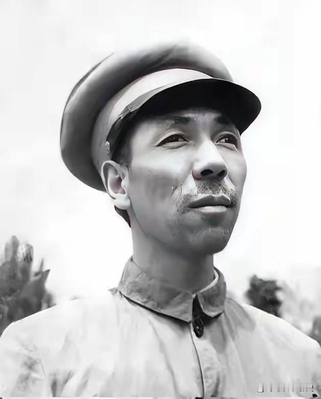 22岁当团长，搭档是大将，他的名字却在授衔前被划掉1932年冬，陕北照金。一