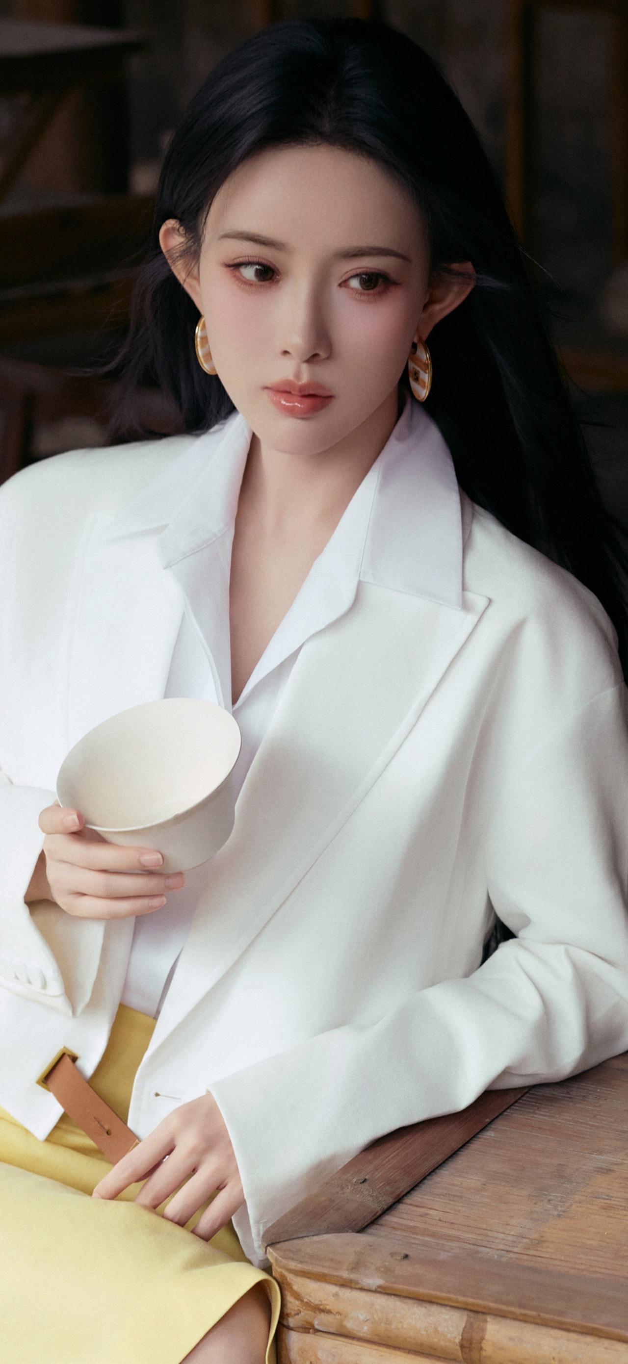 美女壁纸-第6144期-孟子义