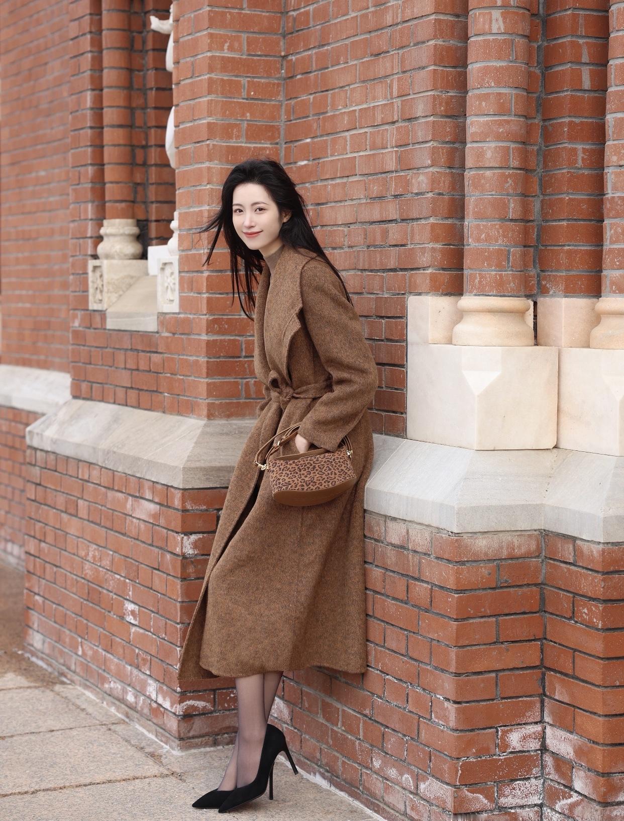 什么样的女人,最有魅力?有内涵的女人魅力十足，知识丰富思想深邃。