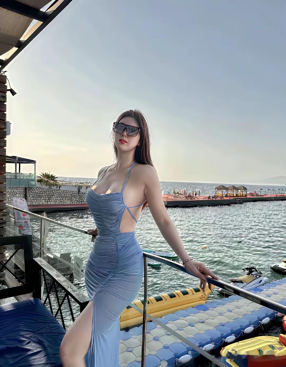 其实幸福真没那么玄乎，它和大富大贵真没啥必然联系。你看，清晨一碗热乎的粥，