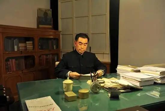 毛主席说过：他看好的接班人里，第三个就是周恩来。可周总理有个“毛病”——这个毛病