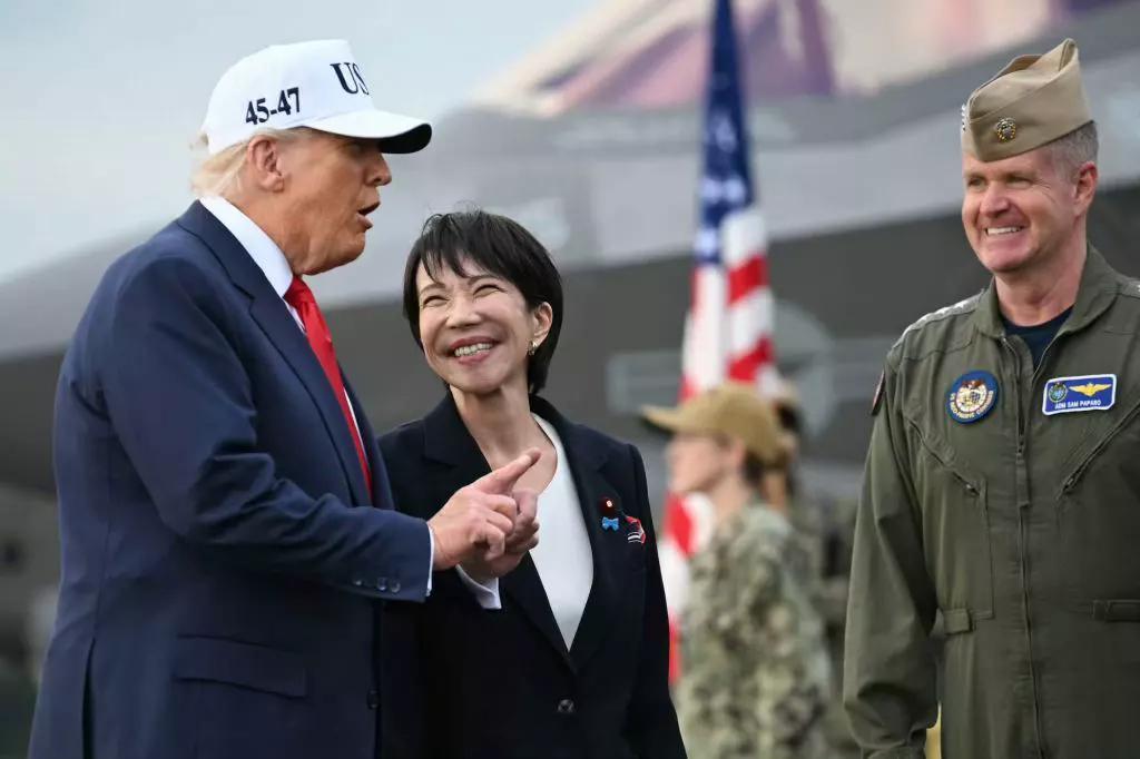 高市早苗演砸了和贾队长简直是异父异母的亲兄妹。