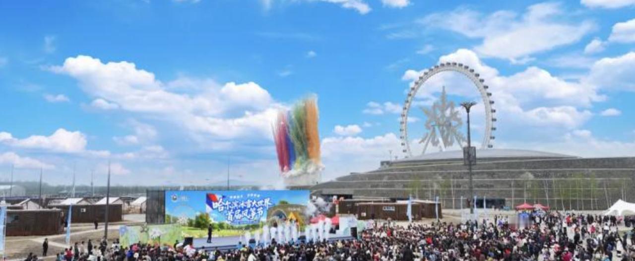 今年五一，怪事连连怪了！今年五一，身边真没人聊“出国去哪个岛便宜”了。不