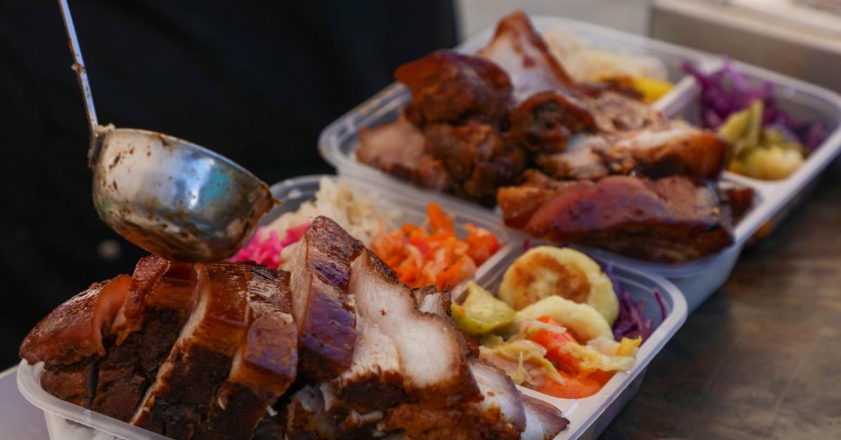 这份蒙餐看着很好吃的样子，有机会品尝一下