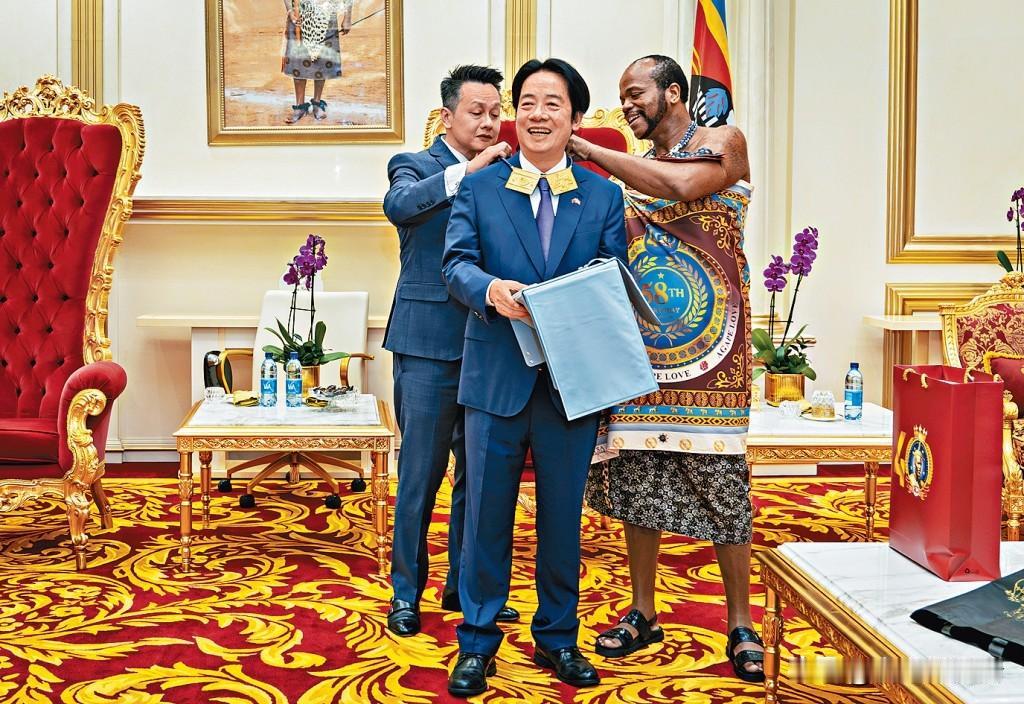 赖清德亲自陪斯威士兰国王看直升机这是准备下次坐直升机去斯威士兰吗？10月1
