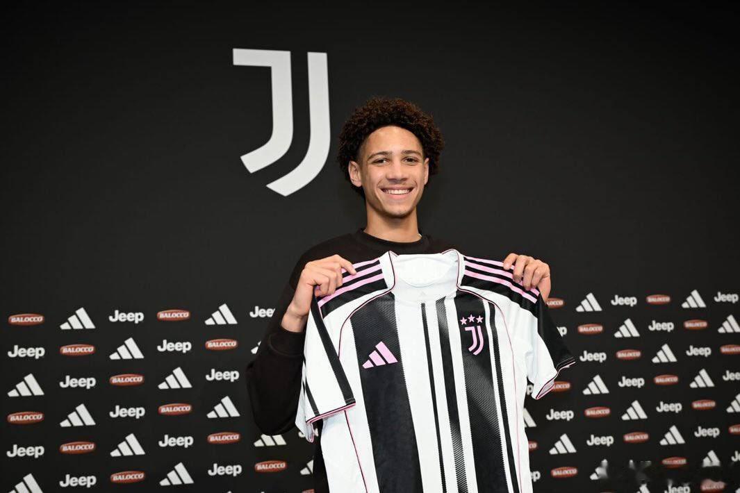 官宣：尤文新生代从费耶诺德签下了库普梅纳斯的小师弟福图纳托·克雷迪特，克雷迪特被