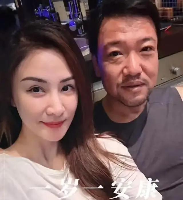 贾冰给所有人上了一课人上了年纪真的不能随便减肥最近娱乐圈仿佛瘦不下来的都瘦下