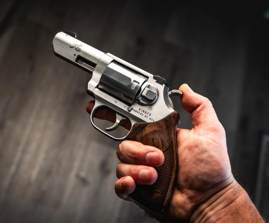 兄弟们咱们今天看手枪