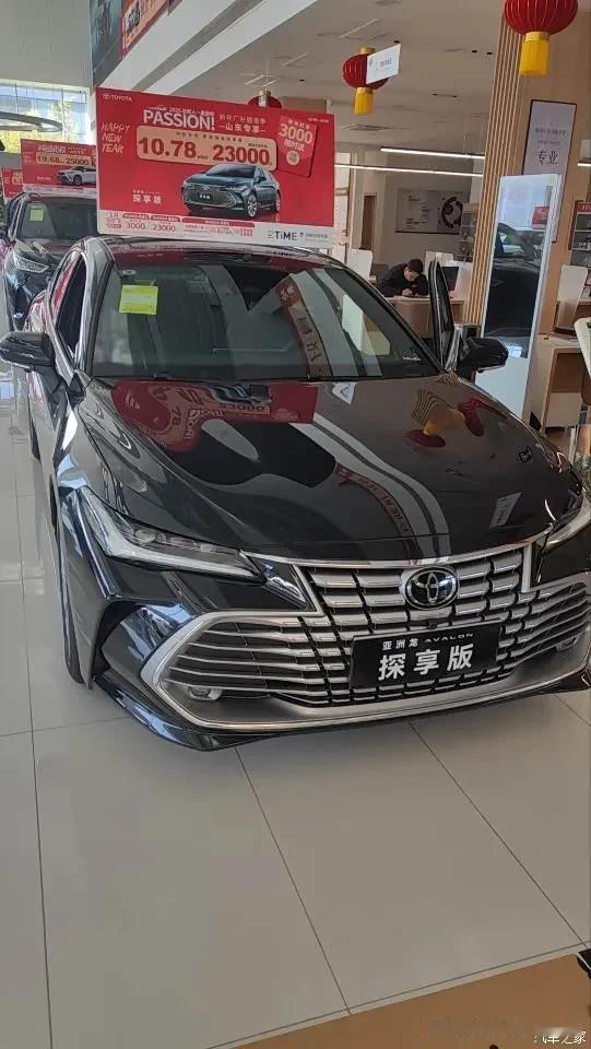 作为一汽丰田亚洲龙的旗舰轿车，新款亚洲龙星光探享版全面升级于8月降重上市，亚洲龙
