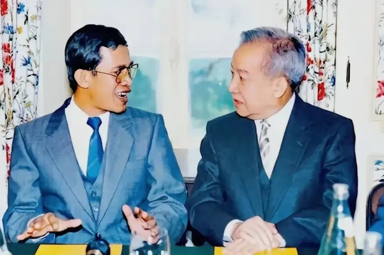 洪森从认西哈努克为干爹之时。就可以确定，他是一位杰出的谋略家。正常人做不到，