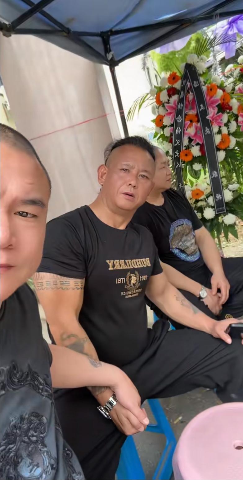 无锡光哥的父亲不幸离世，苏州五星跑过去守灵，确实是挺有孝心。去年老爷子在苏州