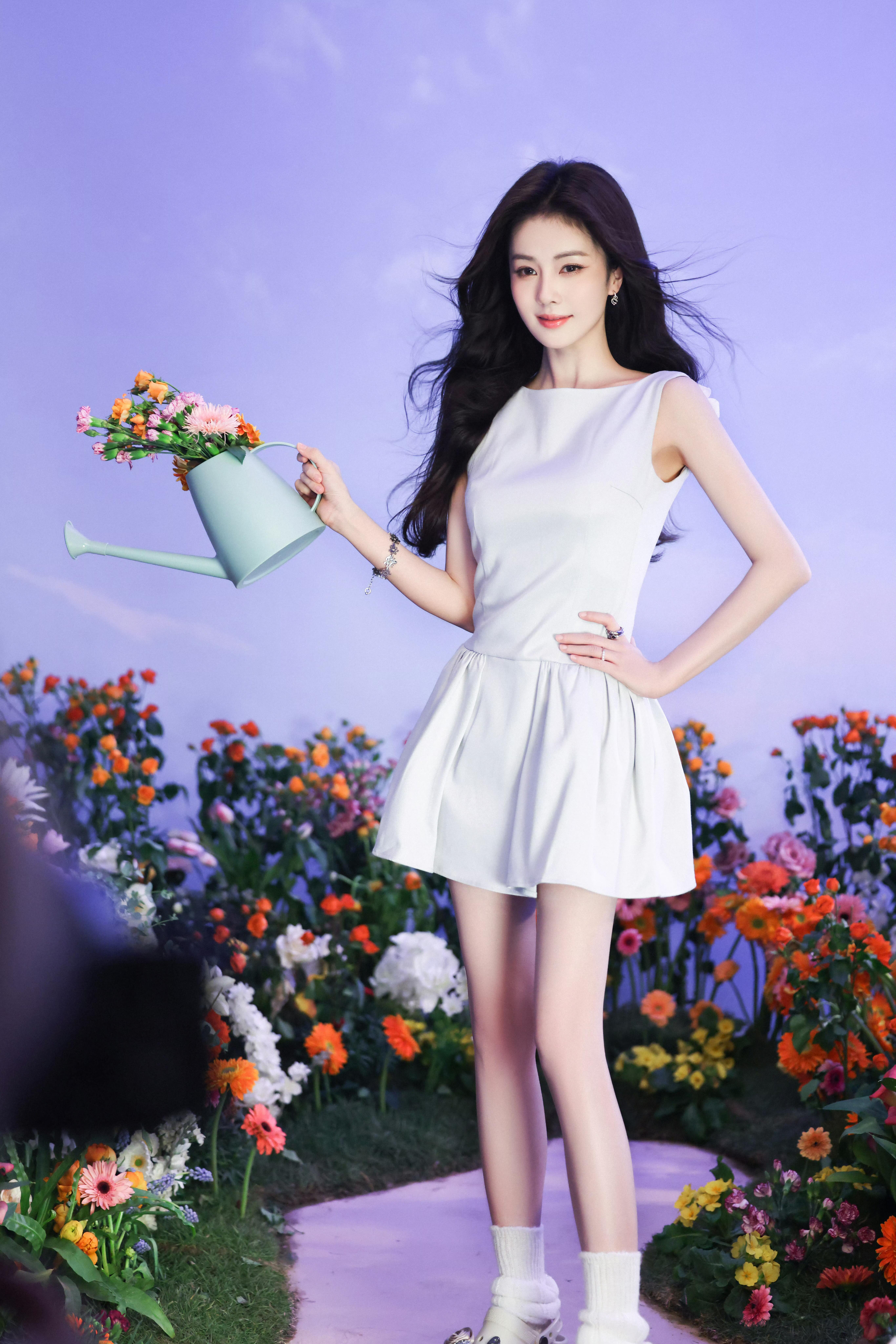 白鹿顶级过肺白鹿crocs，元气满满的菠萝💐🌺🌼