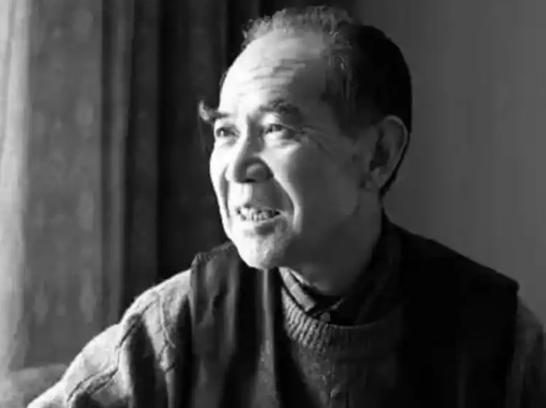 1962年4月，毛主席的机要秘书高智被调往西安任职。临行前，毛主席突然对他说：“